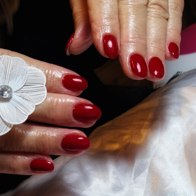 Simply Stunning Red. A deep, perfect cherry red that delivers instant glamour.