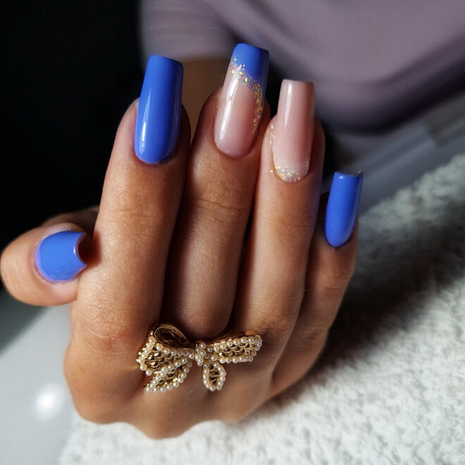 Electric Blue meets Chic Nude